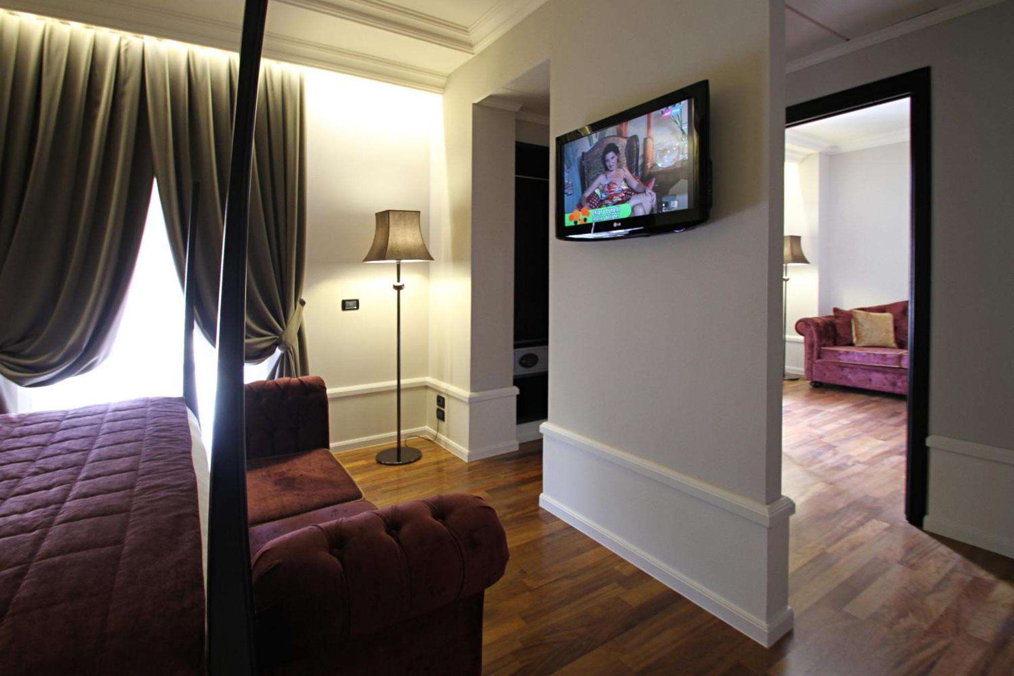 Suite with City View,1274547715:JPEG